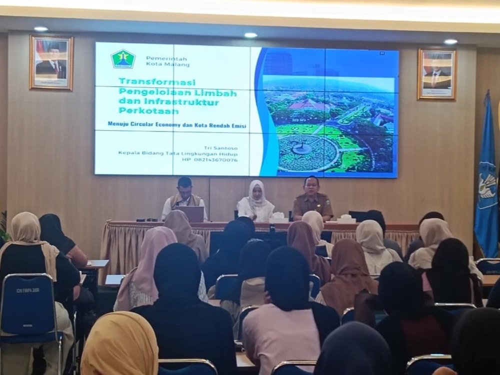 Kuliah Tamu Biologi Konservasi, Alumni FMIPA UB Bahas Transformasi Pengelolaan Lingkungan dan Emisi Karbon