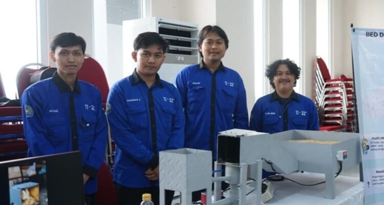 Perkuat Ketahanan Pangan di Tengah Cuaca Tak Menentu, Mahasiswa UMM Kembangkan Bed Dryer Pengering Gabah