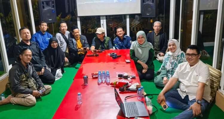 Ngopi Sam FMIPA UB Ngopi Sam FMIPA UB: Prof. Ir. Sukir Maryanto Dorong Sains Lebih Aplikatif dan Berdaya Saing