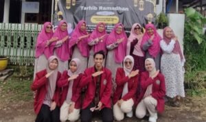 PRA Merjosari 2 Dosen Keperawatan UMM Dampingi PRA Merjosari 2 Gelar Deteksi Dini NCD dan Baksos