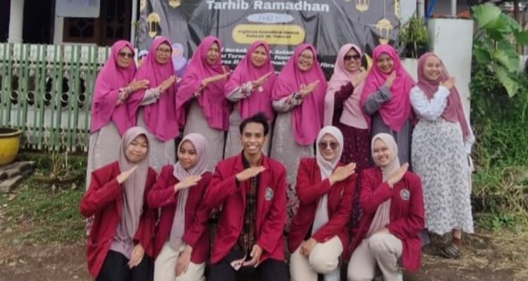 PRA Merjosari 2 Dosen Keperawatan UMM Dampingi PRA Merjosari 2 Gelar Deteksi Dini NCD dan Baksos