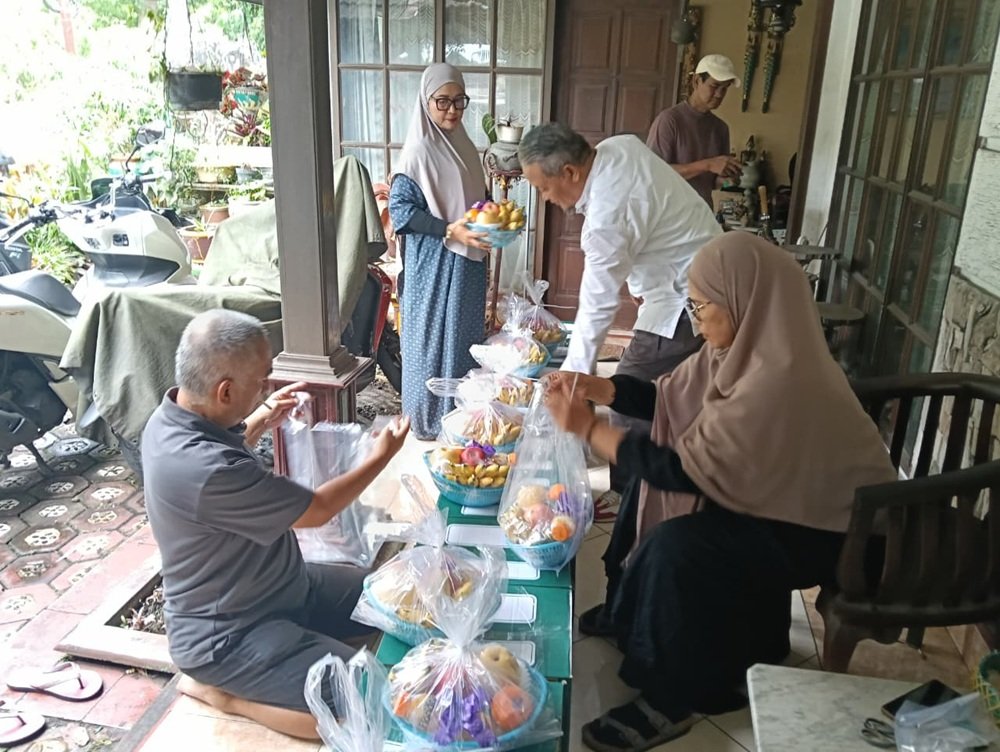 Jelang Ramadan, Alumni SMA Islam Malang 87 Adakan Baksos Peduli Alumni