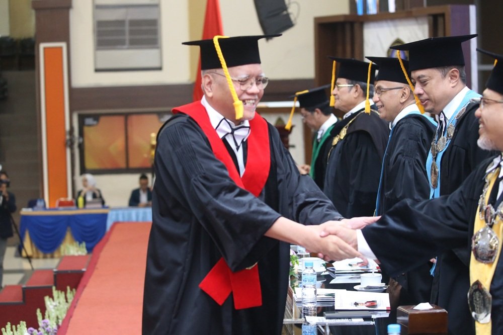 UB Kukuhkan 5 Profesor, Hadirkan Inovasi dari Peternakan hingga Onkologi