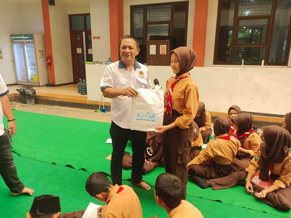 Peringati HPN, Diskominfo dan PWI Malang Raya Bekali Siswa Sekolah Rakyat Ilmu Jurnalistik