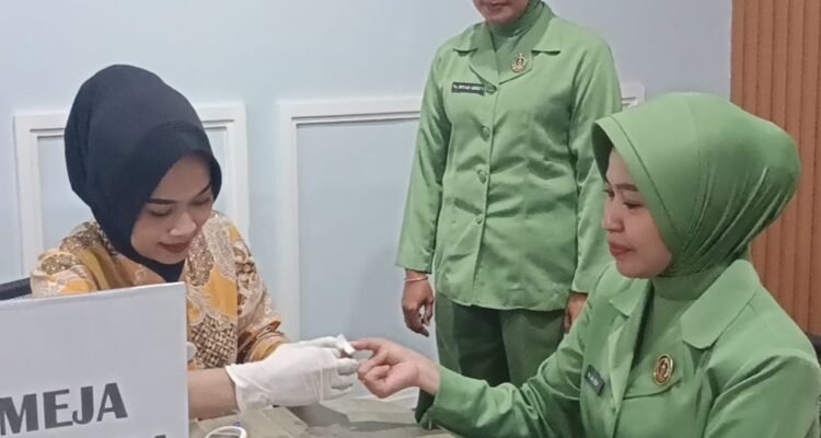 Persit KCK Cabang XL Kodim 0833 Kota Malang Gelar Penyuluhan Kesehatan Jantung dan Pemeriksaan CKG–EKG