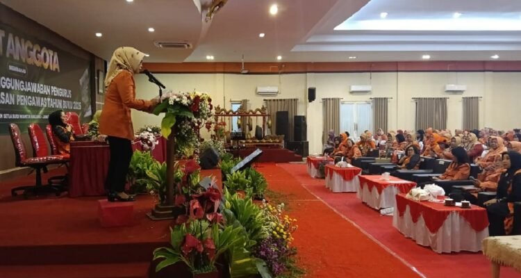 Rapat Formatur Tetapkan Sri Untari Bisowarno Kembali Pimpin SBW Malang Mantapkan Langkah 2026–2029 (2) Rapat Formatur Tetapkan Sri Untari Bisowarno Kembali Pimpin SBW Malang Mantapkan Langkah 2026–2029