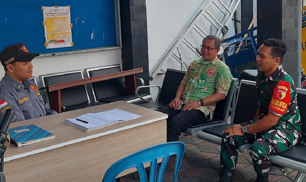 Sinergitas TNI dan Aparatur Kelurahan, Babinsa Arjosari Perkuat Kamtibmas