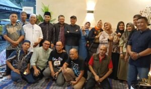 Temu Kangen Wartawan KDS 8 Hujan Bukan Penghalang, Puluhan Mantan Penyiar Radio KDS 8 Gelar Bukber dan Temu Kangen Penuh Kenangan