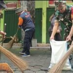 Wujud Kepedulian Lingkungan, Babinsa Klojen Karya Bakti Bersama Warga Oro-oro Dowo Wujud Kepedulian Lingkungan, Babinsa Klojen Karya Bakti Bersama Warga Oro-oro Dowo