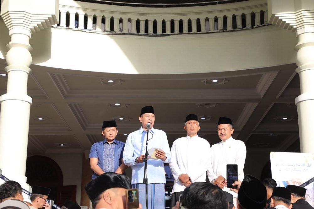 Momentum Idul Fitri 1447 H, Dandim 0833 dan Forkopimda Kota Malang Sholat Bersama di Masjid Jami