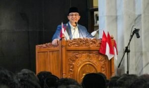 Tarawih Spesial di Masjid Raden Patah UB, Anies Baswedan Soroti Krisis Integritas