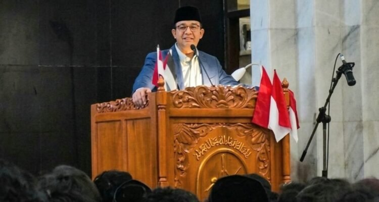 Tarawih Spesial di Masjid Raden Patah UB, Anies Baswedan Soroti Krisis Integritas
