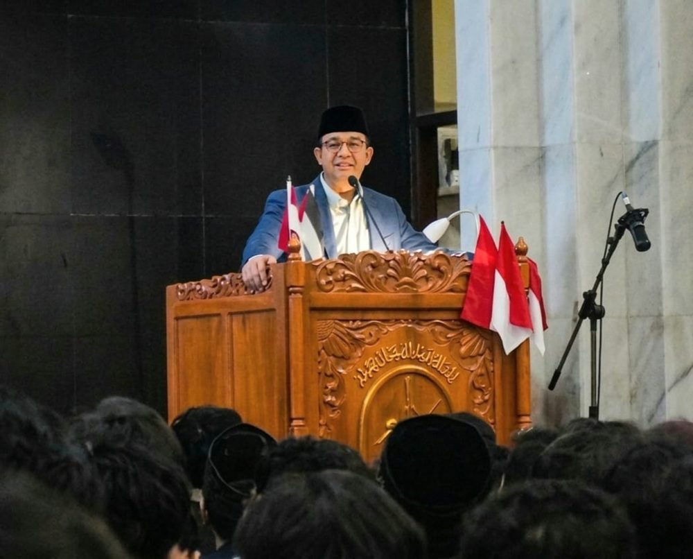 Tarawih Spesial di Masjid Raden Patah UB, Anies Baswedan Soroti Krisis Integritas