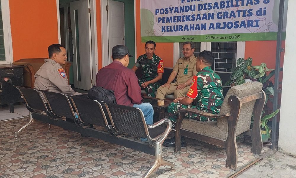 Babinsa Blimbing Perkuat Sinergitas Dengan Perangkat Kelurahan Arjosari