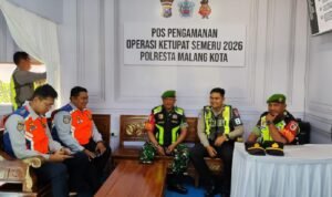 Babinsa Kedungkandang Bersama Personel Gabungan, Amankan Pos Pam Operasi Ketupat Semeru 2026 Madyopuro Babinsa Kedungkandang Bersama Personel Gabungan, Amankan Pos Pam Operasi Ketupat Semeru 2026 Madyopuro