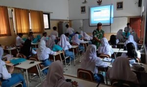 Babinsa Klojen Pastikan Program Makan Bergizi Gratis Berjalan Lancar dan Aman Selama Ramadhan