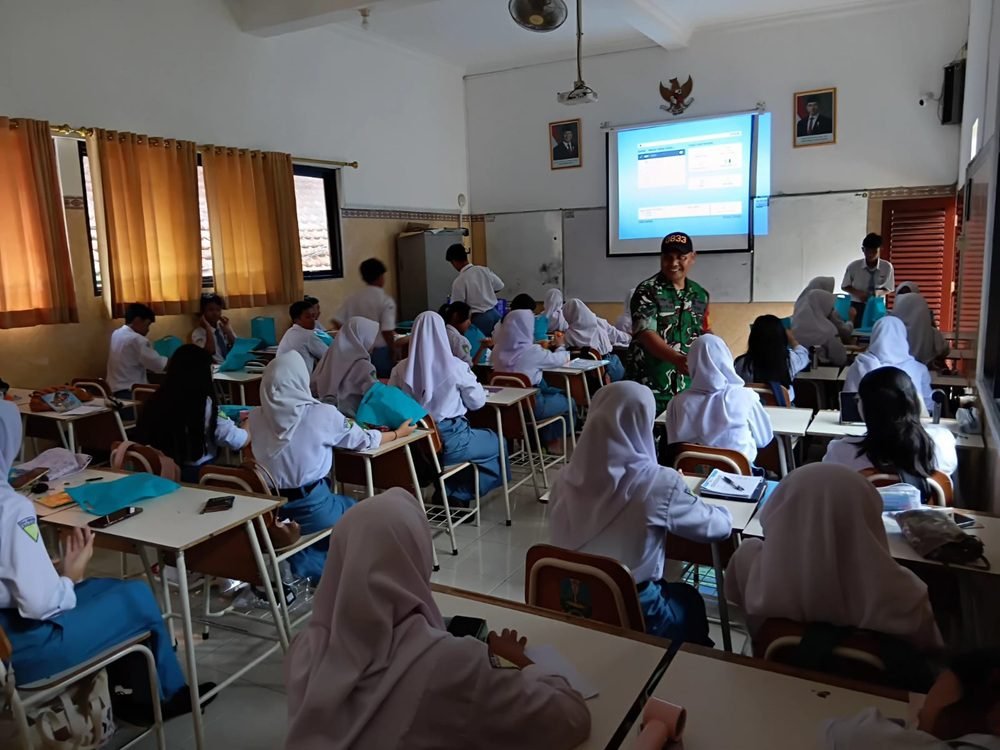 Babinsa Klojen Pastikan Program Makan Bergizi Gratis Berjalan Lancar dan Aman Selama Ramadhan