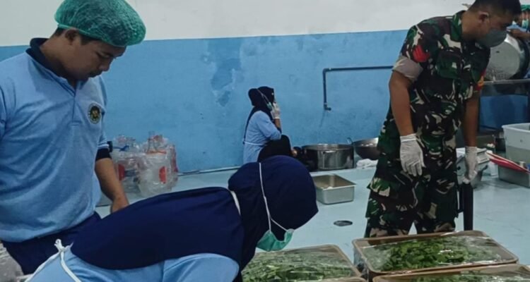 Babinsa Klojen Pantau Pelaksanaan SPPG di Yayasan Batik Tulis Celaket