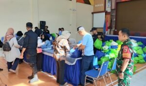 Babinsa Sukun Dukung Stabilitas Harga, Babinsa Sukun Pantau Pasar Murah Menjelang Lebaran