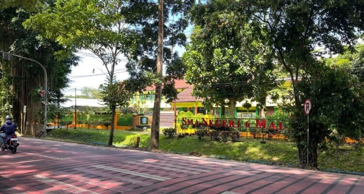 Berbekal Video Ilegal, Pria Mengaku Wartawan dan LSM Peras Sekolah di Malang Berbekal Video Ilegal, Pria Mengaku Wartawan dan LSM Peras Sekolah di Malang