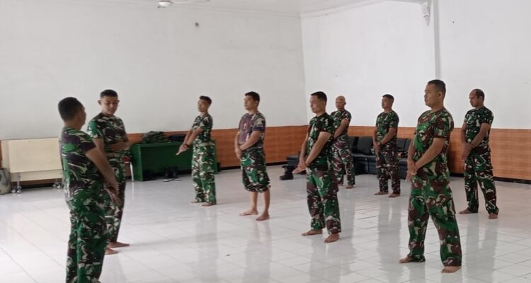 Prajurit Kodim 0833 Asah Kemampuan Pencak Silat Militer