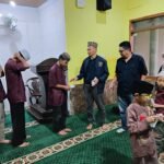 Komunitas Wartawan Aksara Tumapel Santuni 12 Anak Yatim dan Dhuafa Earga Kamoung diluar Yayasan Panti Komunitas Wartawan Aksara Tumapel Santuni 12 Anak Yatim dan Dhuafa Earga Kamoung diluar Yayasan Panti
