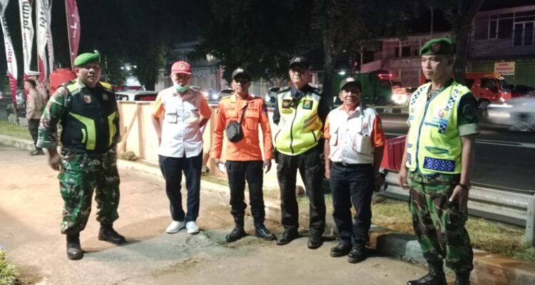 Sigap Personel Koramil Kedungkandang Amankan Exit Tol Madyopuro Jelang Idul Fitri