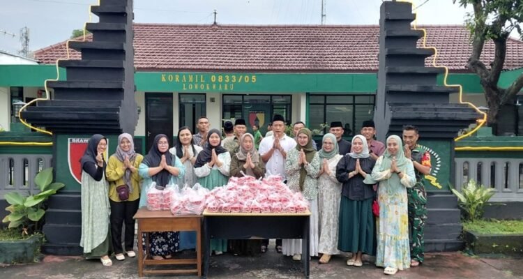 Koramil Lowokwaru Koramil Lowokwaru Berbagi Takjil Gratis, Perkuat Silaturahmi Jelang Idul Fitri 1447 H