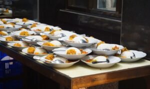 Masjid Raden Patah UB Bagikan Ribuan Porsi Buka Puasa untuk Jamaah Selama Ramadan