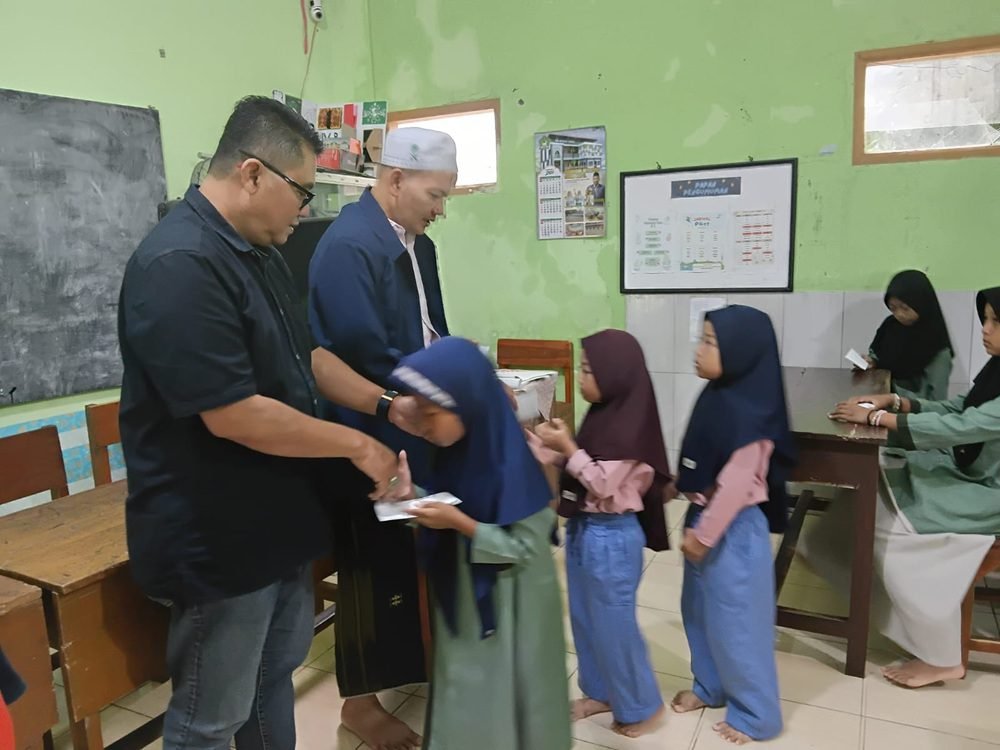 Road Show Ramadan Aksara Tumapel, Wartawan Malang Raya Berbagi di Yayasan Sunan Ampel Pakis