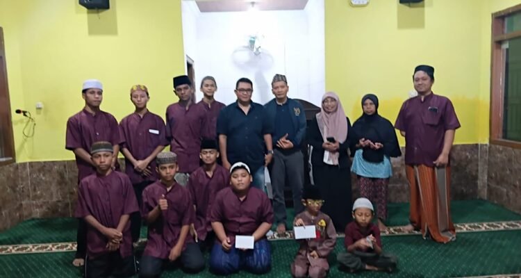 Santunan Anak Yatim Wartawan Aksara Tumapel Salurkan Santunan untuk 20 Anak Yatim di Panti Ar Rohman