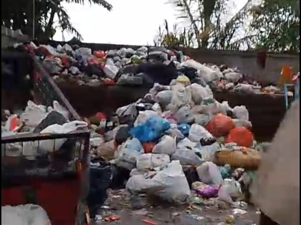 Sampah Menumpuk Berhari-hari di TPS Terminal Mulyorejo, Warga Sukun Keluhkan Lambannya Penanganan
