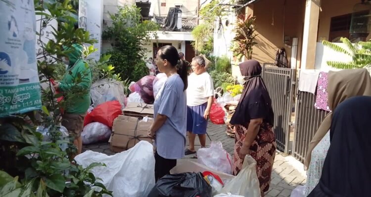 IMG-20260414-WA0125 Gunungan Sampah Jadi Cuan !!Kampung Darling Sukses Olah 1,2 Ton Limbah Usai Lebaran