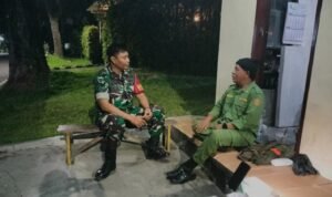 Babinsa Oro-Oro Dowo Intensifkan Patroli Dialogis Malam, Ciptakan Rasa Aman dan Perkuat Kedekatan dengan Warga