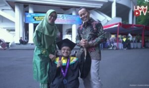 Dari Kursi Roda Menuju Panggung Prestasi: Kisah Lulusan Inklusif dari UMM yang Menginspirasi.