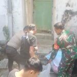 Babinsa Lowokwaru dan Warga Merjosari Gotong Royong Angkat Sampah dan Sedimen