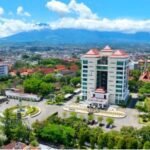 Oplus_16908288 UM Kukuhkan Posisi di Peringkat Dunia, Transformasi Jadi Kunci Daya Saing Global.