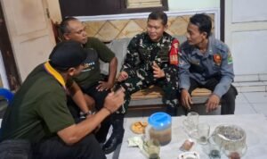 komsos Babinsa Lowokwaru Gencarkan Patroli Dialogis, Perkuat Sinergi Jaga Kamtibmas