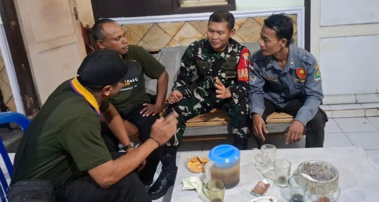 Babinsa Lowokwaru Gencarkan Patroli Dialogis, Perkuat Sinergi Jaga Kamtibmas
