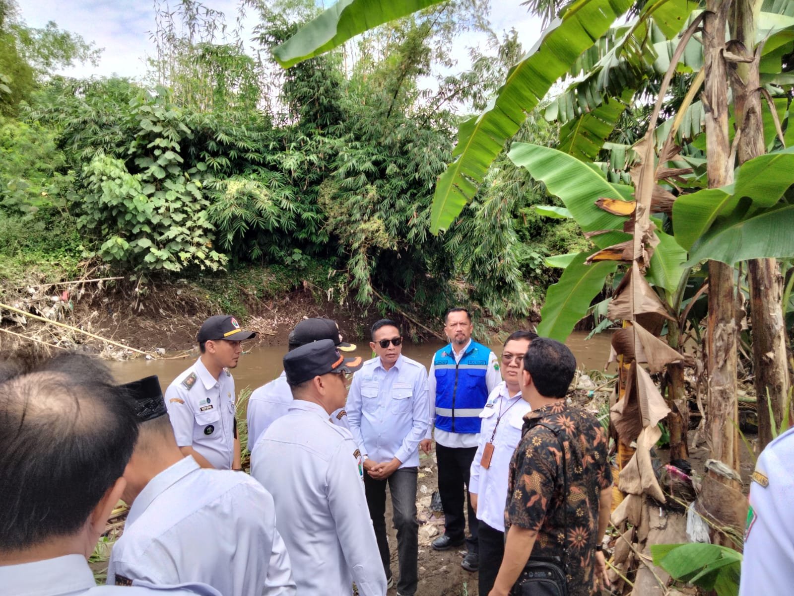 Wahyu Hidayat Turun ke Bantaran Amprong, Siapkan Solusi Bertahap Atasi Banjir Kiriman.
