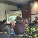 Babinsa Klojen Perkuat Kapasitas Satlinmas Bareng, Tanamkan Semangat Bela Negara