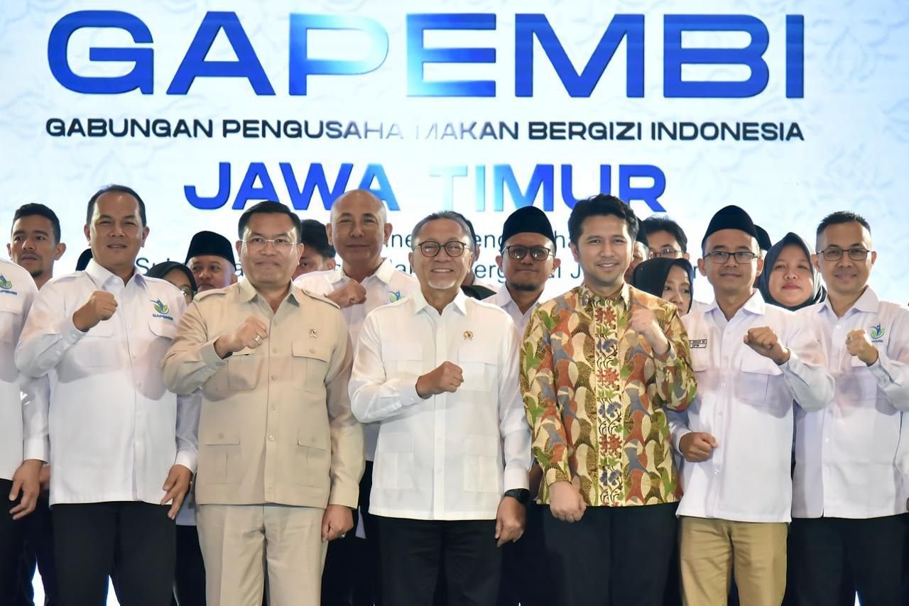Menko Pangan Zulkifli Hasan Gaspol! Lantik DPW GAPEMBI Jatim, Ajak Kawal Ketat Program MBG