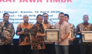 Transformasi Digital Tugu Tirta Berbuah Prestasi, Priyo Sudibyo Raih PWI Jatim Award 2026.