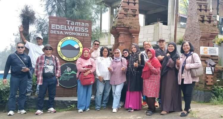 pintu masuk Dari Rindu Jadi Bahagia: Seduluran Selawase Alumni SMA Islam 87 Hangatkan Hati di Bromo.