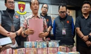 Kepala Dinas ESDM Jatim Jadi Tersangka, Kejati Bongkar Dugaan Pungli Perizinan Tambang.