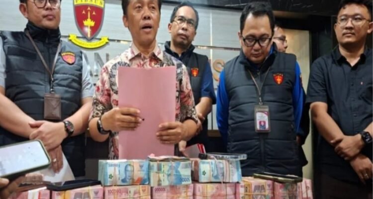 Kepala Dinas ESDM Jatim Jadi Tersangka, Kejati Bongkar Dugaan Pungli Perizinan Tambang.