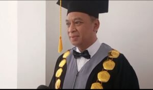 400 Lulusan UNITRI Dikukuhkan, Siap Bersaing dengan Sertifikasi dan Peluang Global