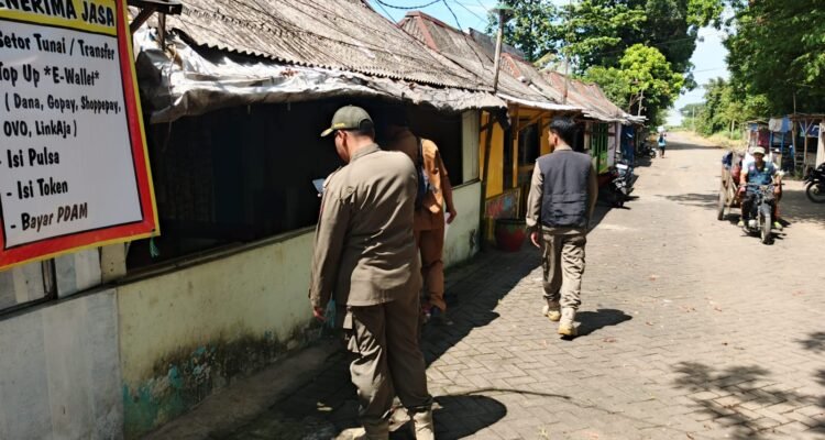 Pemkot Malang Sikat Warung Ilegal di RTH, 40 Lapak Disodori SP1—Pedagang Resah, Warga Dukung