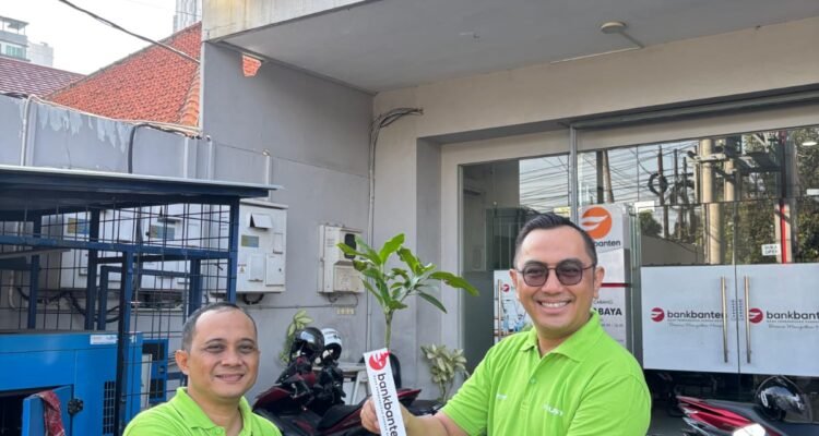 Hijaukan Kota Pahlawan! Bank Banten Surabaya Tanam Harapan di HUT ke-63 Taspen