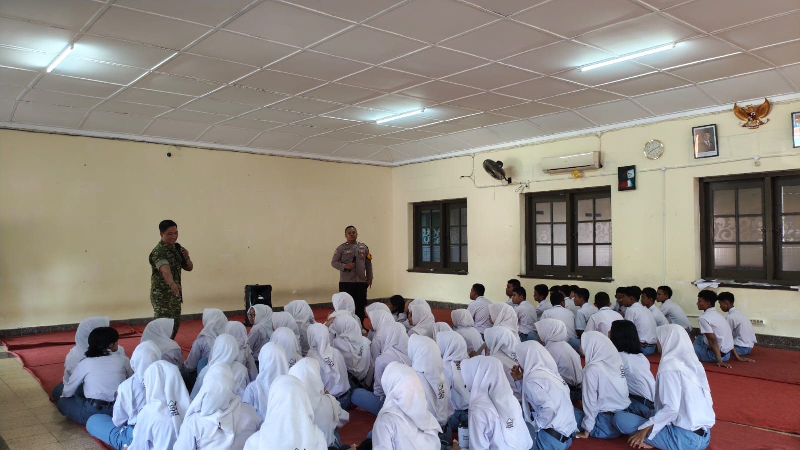 Babinsa Bareng Tanamkan Wawasan Kebangsaan, Siswa SRMA 22 Kota Malang